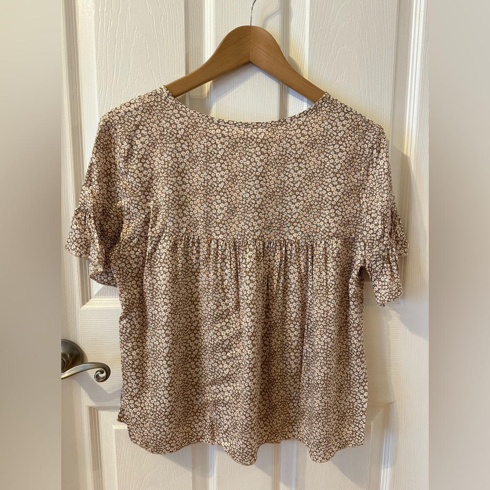 SHEIN Taupe Floral Short Sleeve Blouse